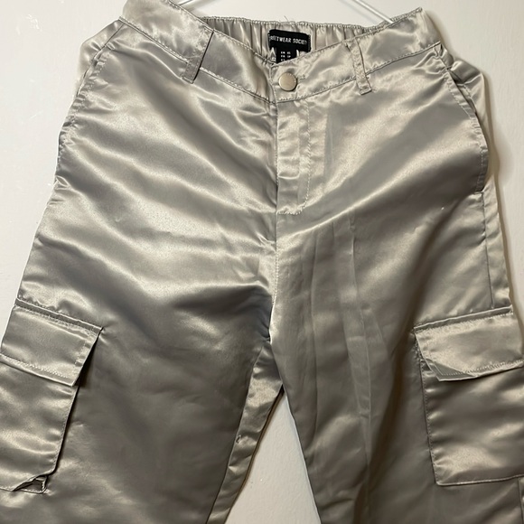125. Shinny silver parachute cargo pants XS - Picture 2 of 4